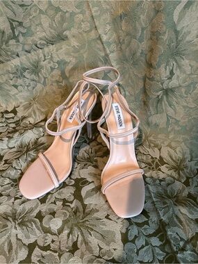 Steve Madden Beige Strappy Ankle-Tie Heeled Sandals